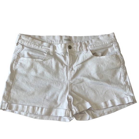 Old Navy Pants - Old Navy White Shorts size 14